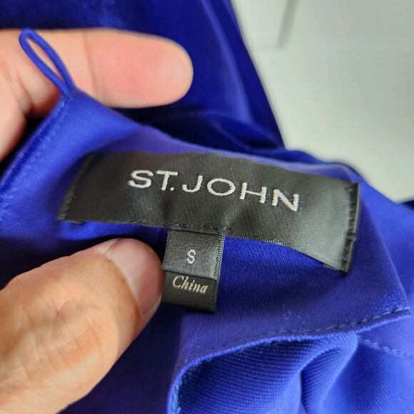 St. John Blue Velvet Short Sleeve Blouse Top Womens Small - Picture 8 of 11